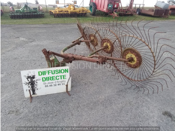 Obracač sena JOHN DEERE