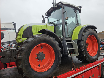 Traktor CLAAS