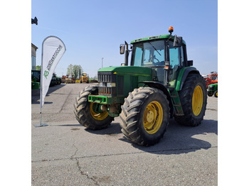 Traktor JOHN DEERE 6910