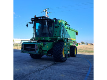 Obilný kombajn JOHN DEERE C670