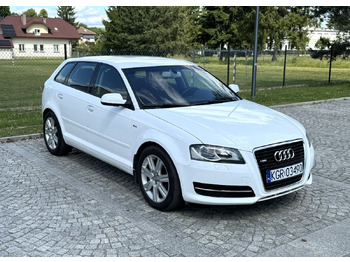 Automobil AUDI