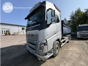 Hákový nosič kontajnerov VOLVO FH16 750