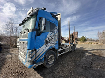 Nákladné vozidlo na prepravu dreva VOLVO FH16 750