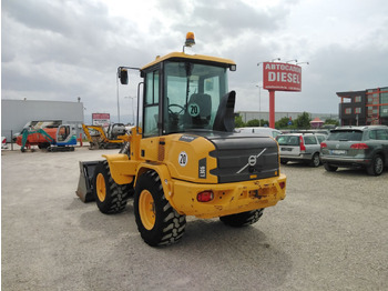 Kolesový nakladač VOLVO L30G: obrázok 5