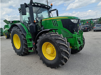 Traktor JOHN DEERE 6215R