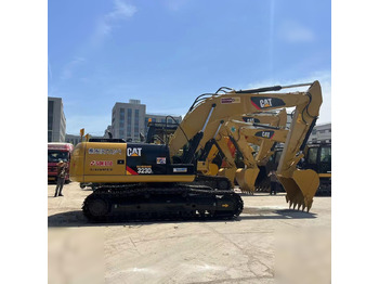 Pásové rýpadlo CATERPILLAR 323DL