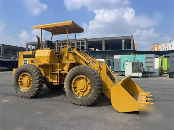 Kolesový nakladač CATERPILLAR 910