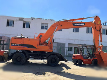 Kolesové rýpadlo DOOSAN DH210W-7