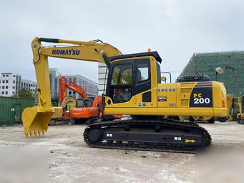 Pásové rýpadlo KOMATSU PC200-8