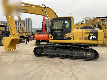 Pásové rýpadlo KOMATSU PC240LC-8