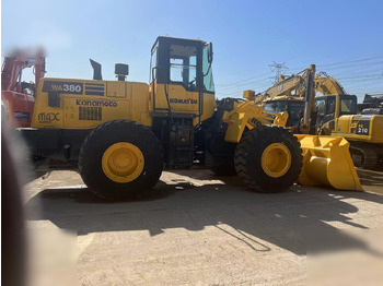 Kolesový nakladač KOMATSU WA320