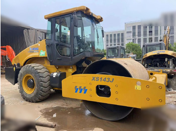 Kompaktor XCMG XS143J