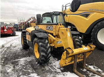 Teleskopický nakladač JCB
