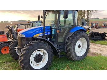Traktor NEW HOLLAND TDD