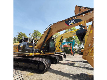 Pásové rýpadlo CATERPILLAR 320D2