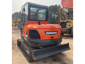Pásové rýpadlo DOOSAN DX60