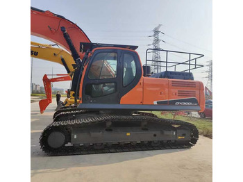 Pásové rýpadlo DOOSAN DX300LC