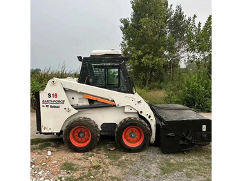 Šmykom riadený nakladač BOBCAT S16