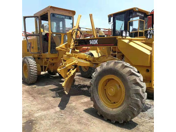 Zrovnávač CATERPILLAR 140K