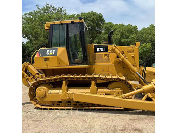 Buldozér CATERPILLAR D6D