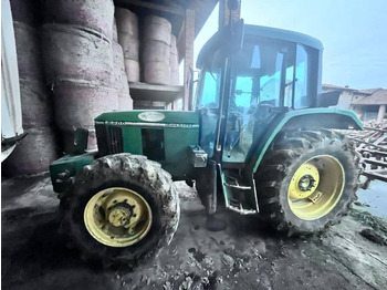 Traktor JOHN DEERE 6200