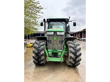 Traktor JOHN DEERE 7230R