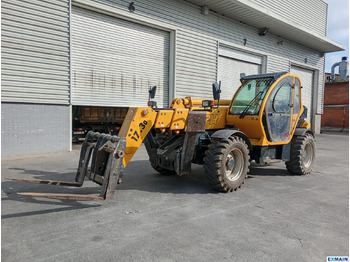 Teleskopický nakladač HAULOTTE