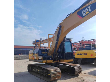 Pásové rýpadlo CATERPILLAR 320D2