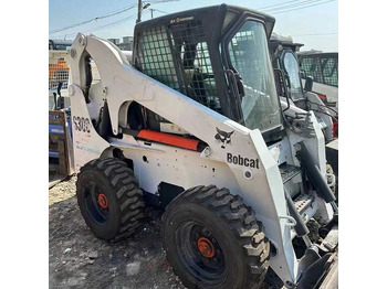 Kolesový nakladač BOBCAT S300