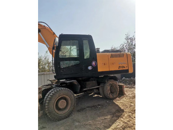 Kolesové rýpadlo HYUNDAI R210