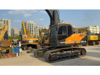 Pásové rýpadlo HYUNDAI R220LC-9S: obrázok 4