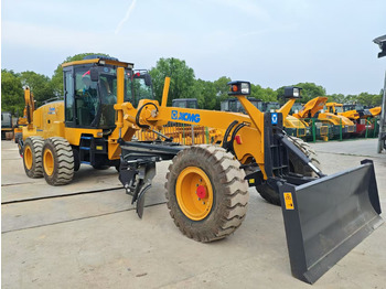 Zrovnávač XCMG GR1803