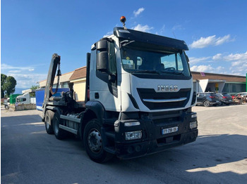 Hákový nosič kontajnerov IVECO Stralis 460