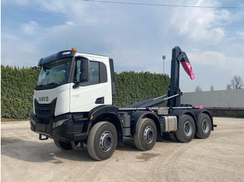 Hákový nosič kontajnerov IVECO Trakker