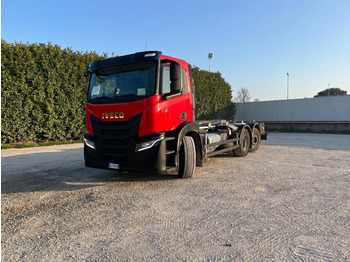 Hákový nosič kontajnerov IVECO X-WAY