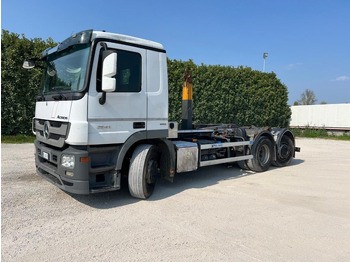 Hákový nosič kontajnerov MERCEDES-BENZ Actros