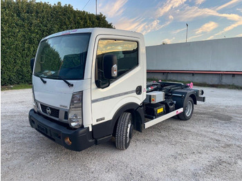 Hákový nosič kontajnerov NISSAN