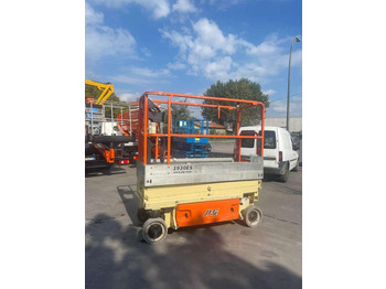 Samohybná plošiny JLG