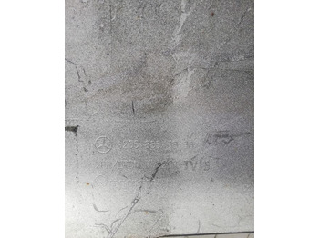 Nárazník pre Nákladné auto ZDERZAK TYŁ MERCEDES C KLASE A 205 885 38 38: obrázok 4