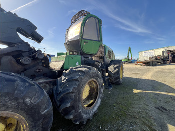 Lesnícky harvestor JOHN DEERE