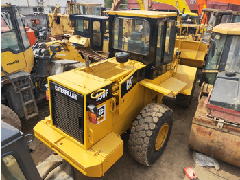 Kolesový nakladač CATERPILLAR 950F