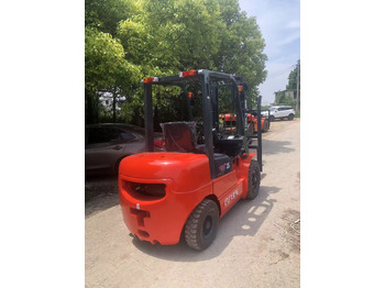 Dieselový vysokozdvižný vozík HELI