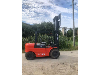 Dieselový vysokozdvižný vozík HELI