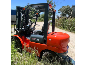 Dieselový vysokozdvižný vozík HELI