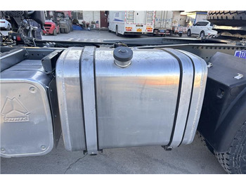 Ťahač Sinotruk Used Howo 380HP Truck Head with RHD for Sale In Tanzania: obrázok 3 Ťahač Sinotruk Used Howo 380HP Truck Head with RHD for Sale In Tanzania: obrázok 3