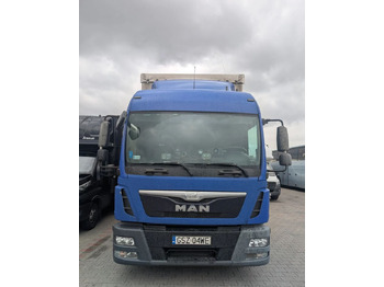 Plachtové nákladné vozidlo MAN TGL: obrázok 2