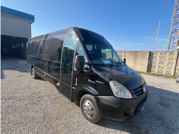 Prímestský autobus IVECO