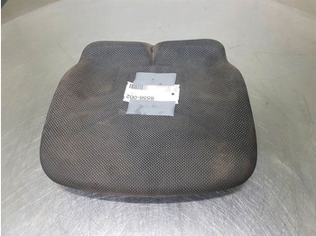 Kabína a interiér AHLMANN