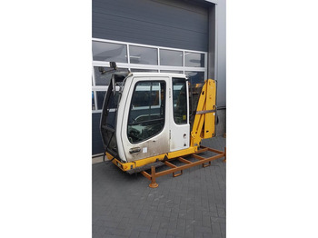 Kabína a interiér LIEBHERR