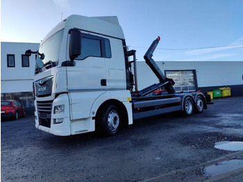 Hákový nosič kontajnerov MAN TGX 26.460
